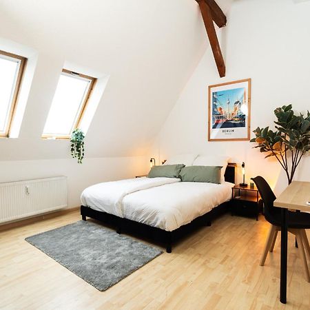 Staywell - Lichtdurchflutetes Apartment Mit Terasse Berlin Luaran gambar